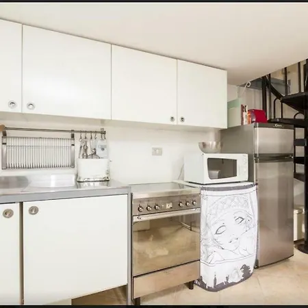 Heartwarming Studio Flat In University District * Milan