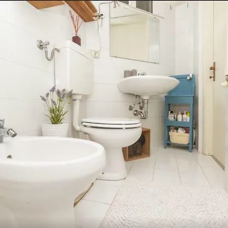 Heartwarming Studio Flat In University District Apartment Milan
